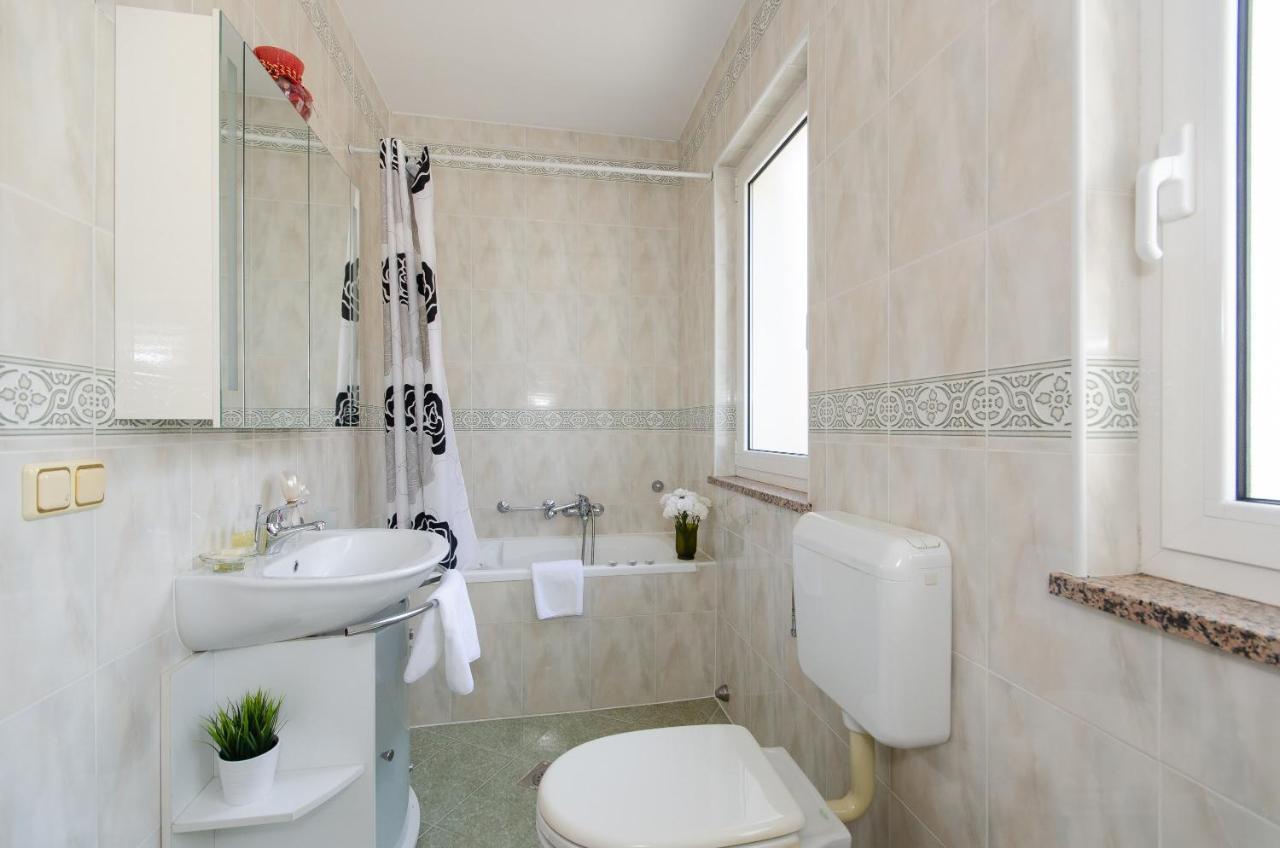Villa Juliana Rovinj Bagian luar foto